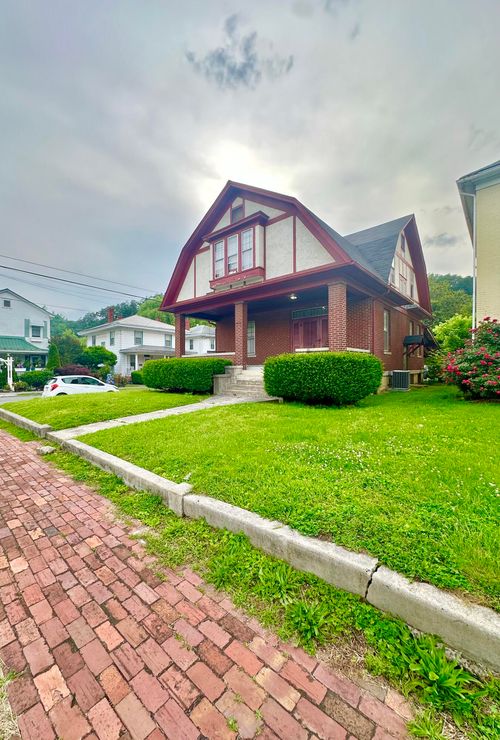 448 W Riverside St, Covington, VA, 24426-1221 | Card Image