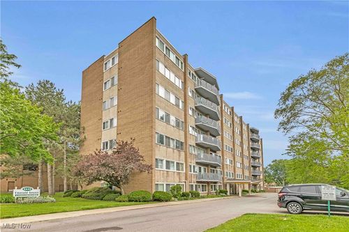 apt-104-6640 Pearl Rd, Parma Heights, OH, 44130-3811 | Card Image