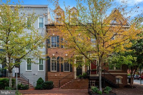 422 Pendleton St, ALEXANDRIA, VA, 22314-1902 | Card Image