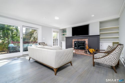 7-47 Indian Harbor Dr, Greenwich, CT, 06830-7107 | Card Image