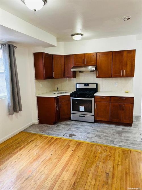 326 126th St, College Point, NY, 11356-1230 | Card Image