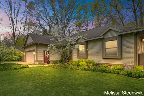 2740 Hittle Creek Dr, Fruitport, MI, 49415-8811 | Card Image