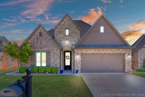 13155 S 68th East Ave, Bixby, OK, 74008-8272 | Card Image