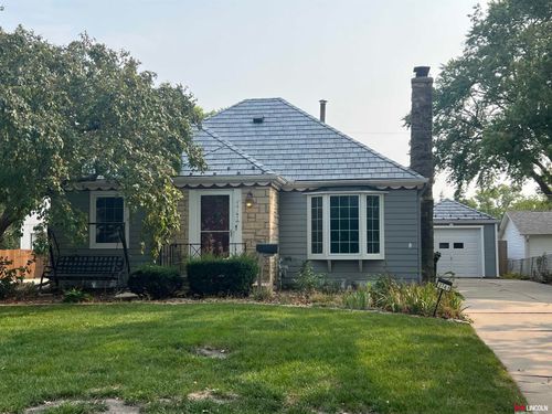 3741 H St, Lincoln, NE, 68510-1626 | Card Image