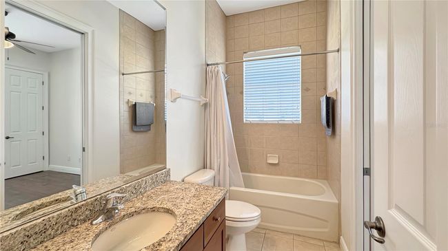 Shared Bathroom | Image 35