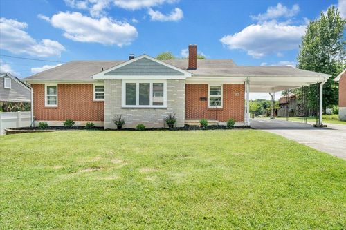 915 Ridgecrest Dr, Roanoke, VA, 24019-6239 | Card Image