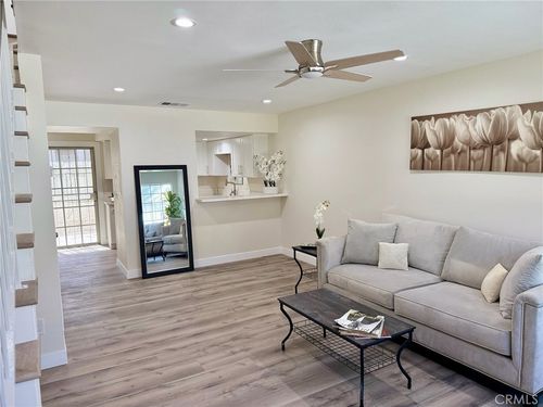 apt-7-810 W Compton Blvd, Compton, CA, 90220-2957 | Card Image