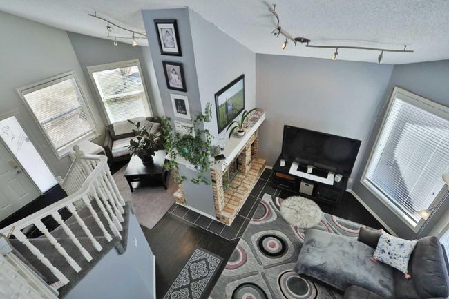 637 Woodbine Boulevard Sw, Home with 4 bedrooms, 3 bathrooms and 5 parking in Calgary AB | Image 25