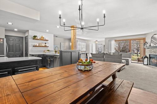 2293 A Circle Ridge, Delafield, WI, 53018 | Card Image