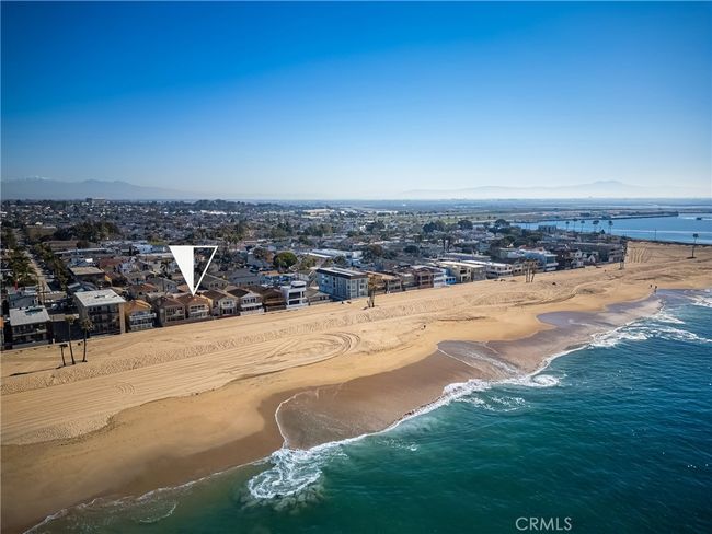1207 Seal Way, Home with 6 bedrooms, 4 bathrooms and 2 parking in Seal Beach CA | Image 49
