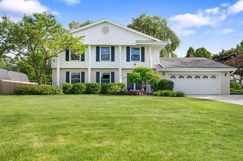 1119 W Fairfield Court, GLENDALE, WI, 53217 | Card Image