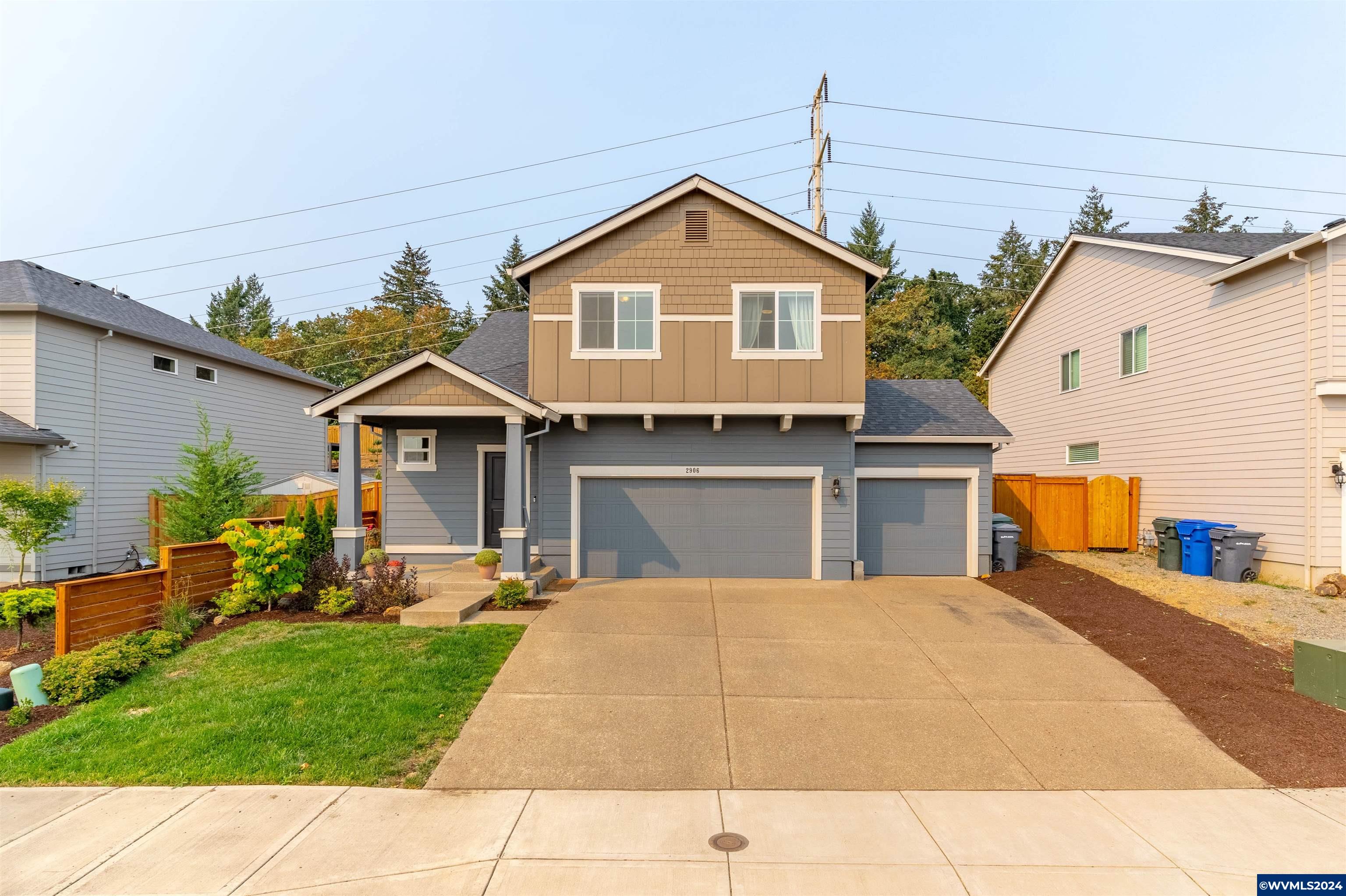 Christina St, Salem, OR 97304