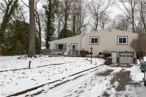 427 Catalina Dr, New Franklin, OH, 44319-4303 | Card Image