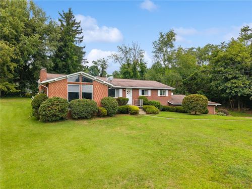 147 Berky Acres Rd, Greensburg, PA, 15601-8517 | Card Image