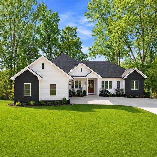 5384 Harris Cir, Dunwoody, GA, 30338-3709 | Card Image