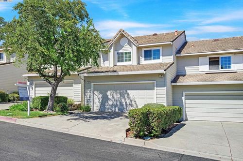 7539 Rolling Hills Cir, Dublin, CA, 94568-2293 | Card Image