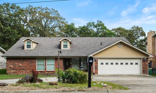 1023 S Claremont Ave, Sherwood, AR, 72120-6510 | Card Image