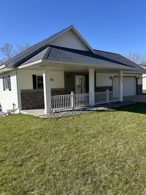 117 Doc Mac Dr, Boscobel, WI, 53805-1763 | Card Image
