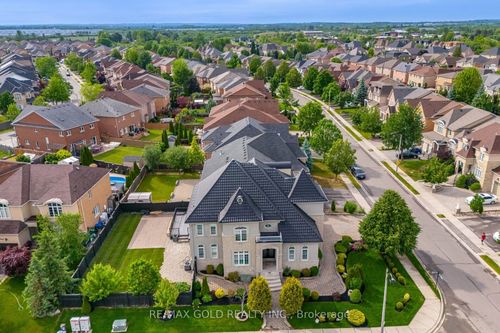 2 Belleville Dr, Brampton, ON, L6P1V7 | Card Image