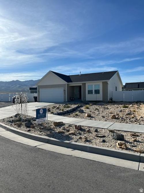 694 W Jedediah Way, Grantsville, UT, 84029-1252 | Card Image