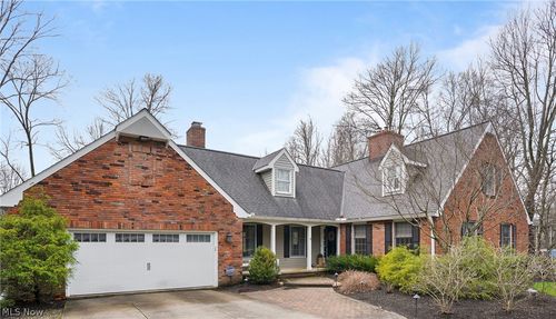 2270 Edgeview Dr, Hudson, OH, 44236-1803 | Card Image