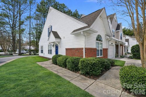 8221 Christmas Ct, Charlotte, NC, 28216-0704 | Card Image