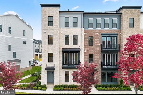 215-43312 Farringdon Sq, BROADLANDS, VA, 20148-5557 | Card Image