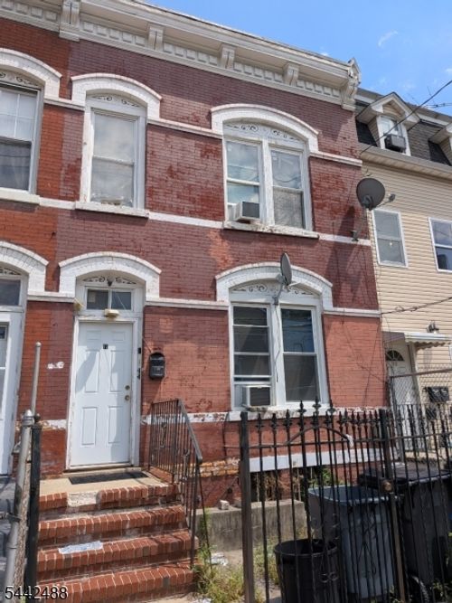 17 Wakeman Ave, Newark, NJ, 07104-2803 | Card Image