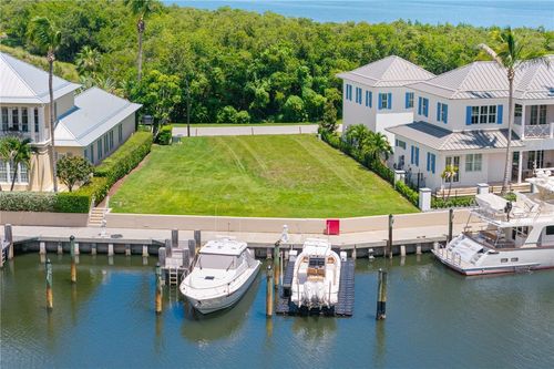 2915 Marsh Island Ln, Vero Beach, FL, 32963-9530 | Card Image