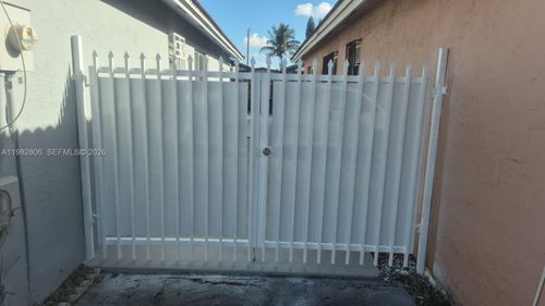 apt-119-3355 W 68th St, Hialeah, FL, 33018-1740 | Card Image