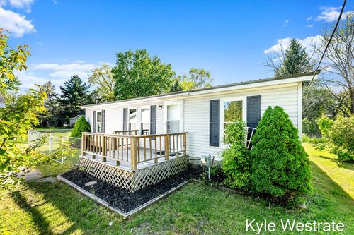206 S Pearl St, Sheridan, MI, 48884-9214 | Card Image