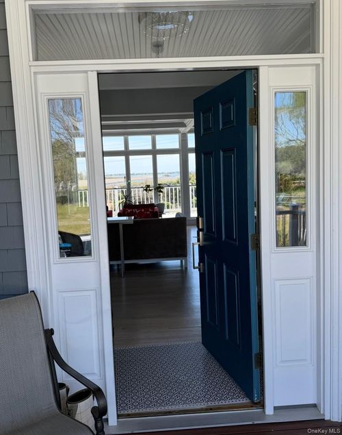 14 S Country Rd, Westhampton, NY, 11977-1546 | Card Image