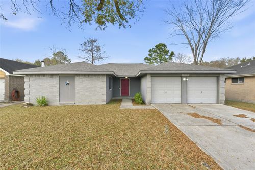 2822 Forest Point Dr, League City, TX, 77573-5754 | Card Image