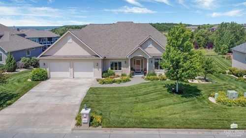 1214 Leone Ridge Dr, Manhattan, KS, 66503-4000 | Card Image