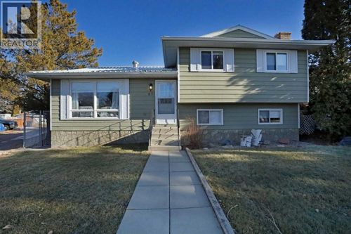 68 Blazier Park St E, Brooks, AB, T1R0K6 | Card Image