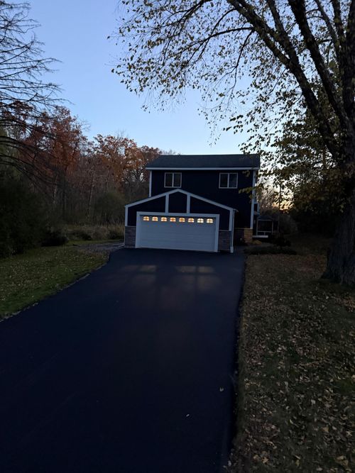 7661 208th St N, Forest Lake, MN, 55025-9672 | Card Image