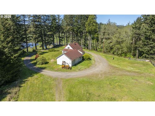 94010 North Way, North Bend, OR, 97459-8593 | Card Image