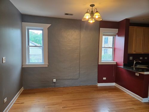 b2s-4514 Ashland Ave, Chicago, IL, 60640-5402 | Card Image
