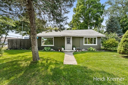 201 Rex St, Spring Lake, MI, 49456-1618 | Card Image