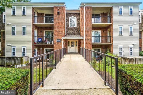 301-18328 Streamside Dr, GAITHERSBURG, MD, 20879-5230 | Card Image