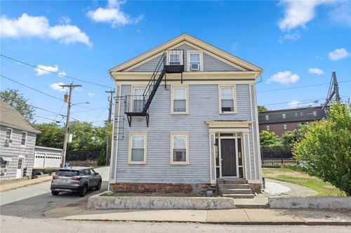 136 Duke St, East Greenwich, RI, 02818-3789 | Card Image