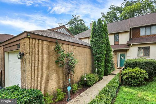 441 Stonegate Ct, MILLERSVILLE, PA, 17551-2104 | Card Image