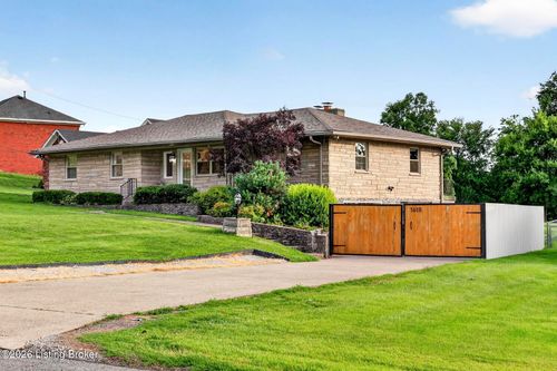 1618 Dawn Dr, Louisville, KY, 40216-1620 | Card Image