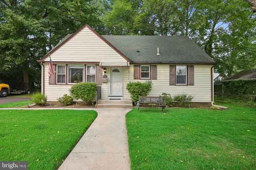 902 Spruce Ave, Oaklyn, NJ, 08107-1107 | Card Image