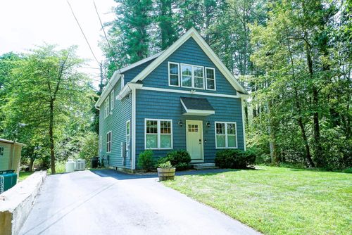 12 Grove St, Windham, NH, 03087-2303 | Card Image