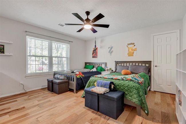 Upstaors Bedroom 2 - with two closets (one is HUGE storage) | Image 33