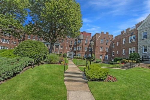 apt-1f-104 S Village Ave, Rockville Centre, NY, 11570-5851 | Card Image