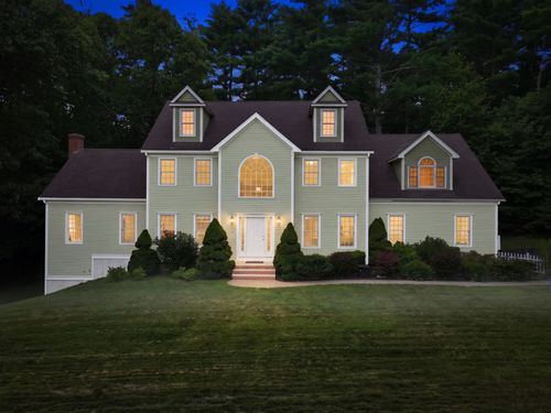 27 Juniper Rd, Upton, MA, 01568-1480 | Card Image
