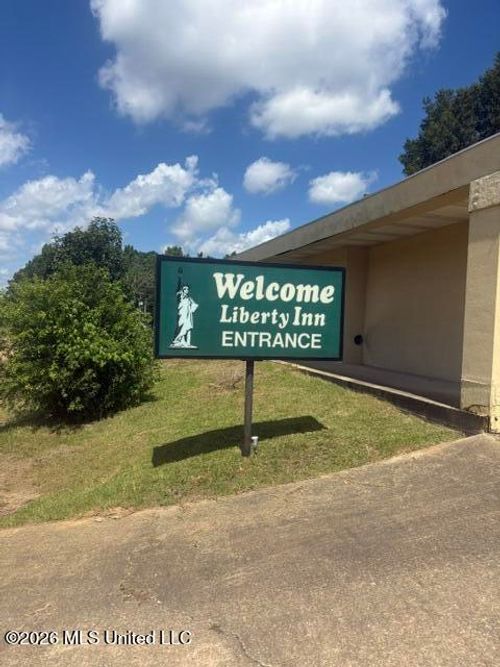 6172 Plaza Dr, Tylertown, MS, 39667-9210 | Card Image