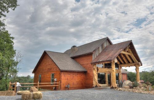 351 Oak Haven Way, Sevierville, TN, 37876-0495 | Card Image